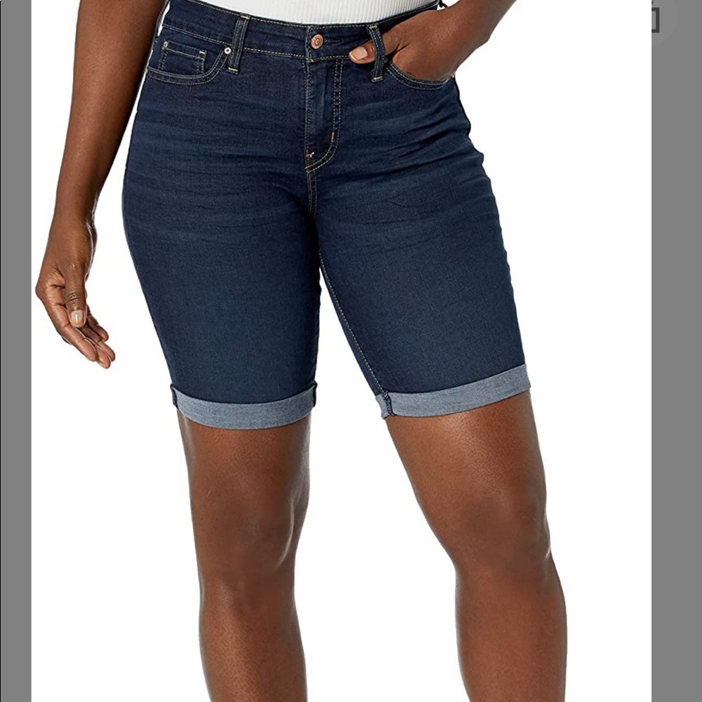 Levi Strauss modern skinny shorts medium wash